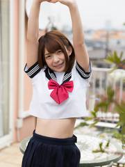 Rika Mari 麻里梨夏
