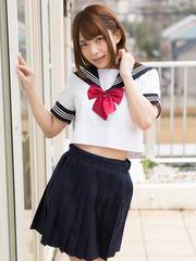 Rika Mari 麻里梨夏