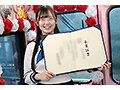 街中ゲリラナンパMM便15周年！顔出し解禁！3分前まで女子○校生！～2024年～卒業式直後に初めての素股編 総勢20人全員SEXスペシャル！マジックミラー便 ギンギンに勃起したち○ぽを赤面まんコキ！恥じらいながらも濡れてしまった10代うぶオマ○コにヌルっと挿入で激イキ…
